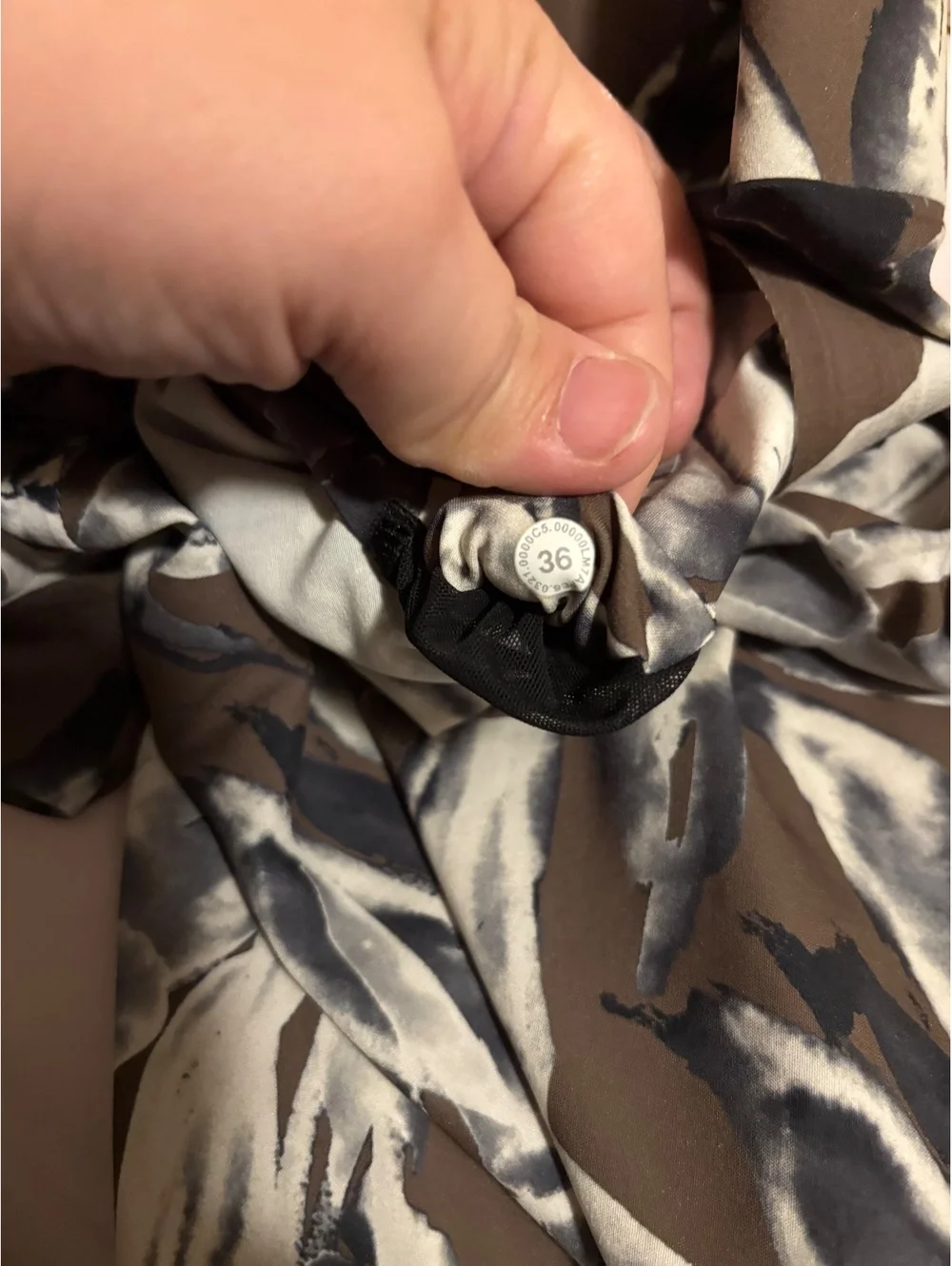 Lululemon Men's Swim Shorts Size 36 Brown Abstract Print